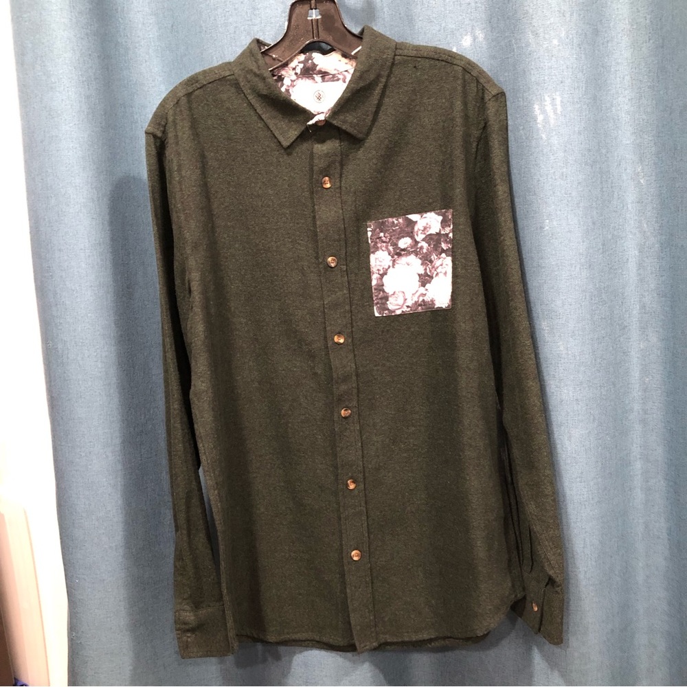 *New* Pacsun Mens flannel dark green. Size medium